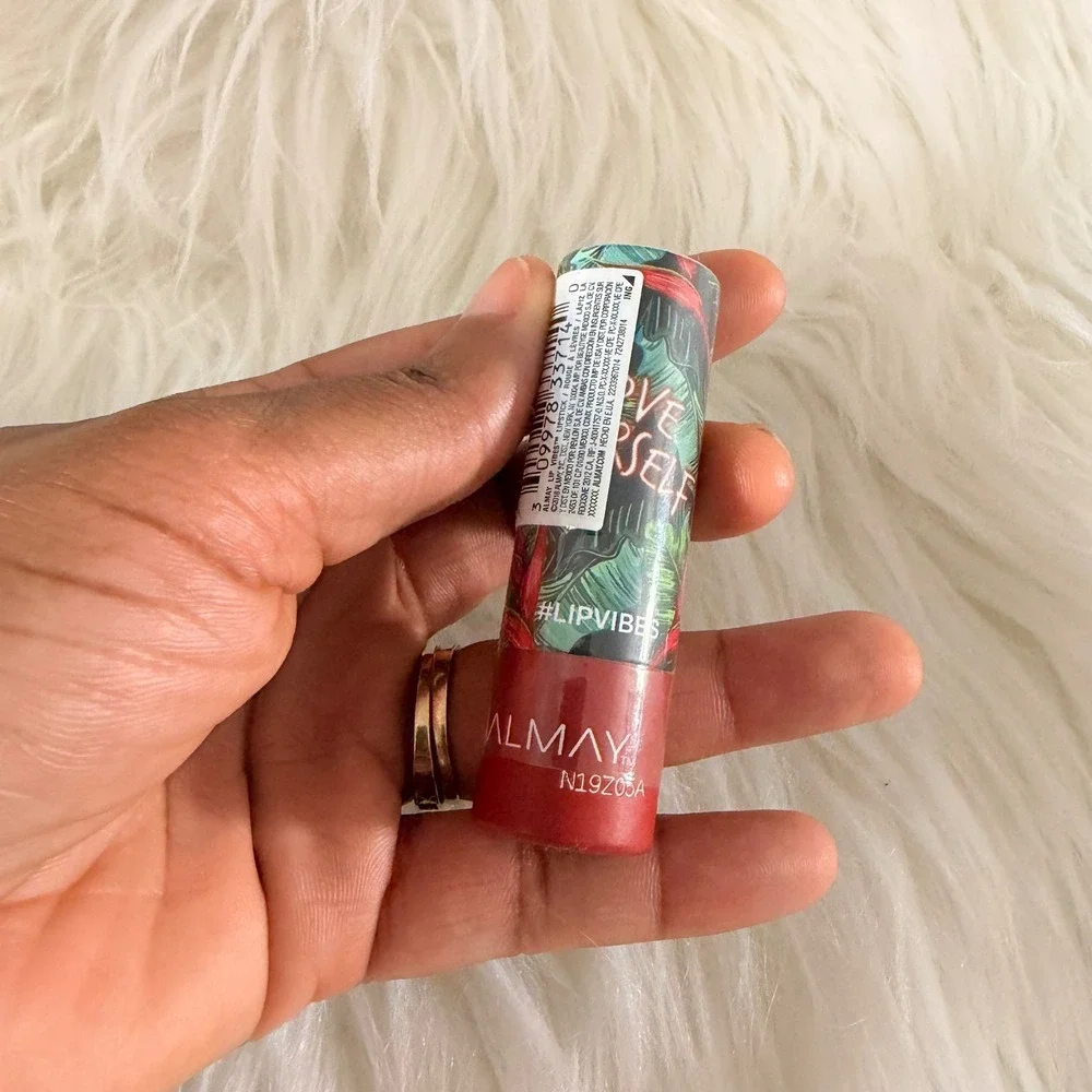 Almay Lip Vibes Lipstick 230 Love Yourself Red Cream New Sealed Tropical Tube